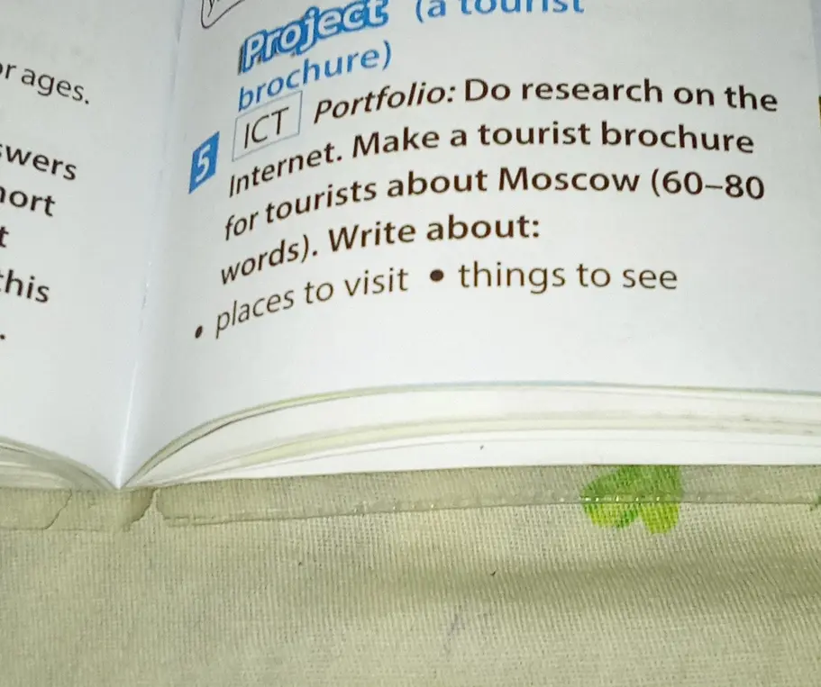 Do research on the internet. Make a tourist brochure for tourist about Moscow (60-80 words). Write about 