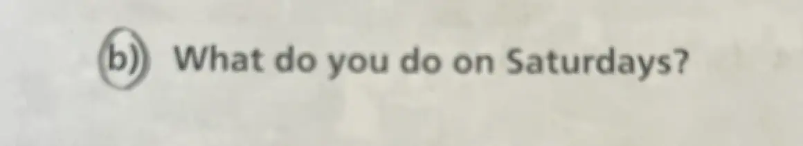 напиши небольшое сочинение на тему 'What do you do on Saturdays?'