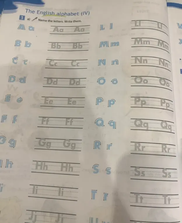 Назови буквы английского алфавита и напиши их.