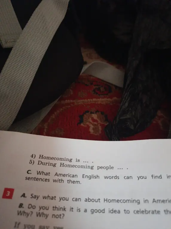 Расскажи, что ты знаешь о празднике Homecoming в Америке