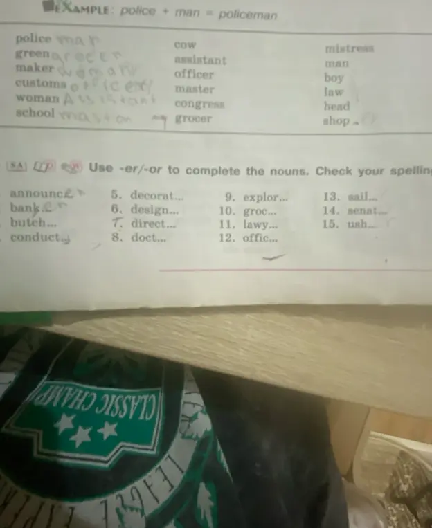 Помоги использовать суффиксы -er/-or для завершения существительных.