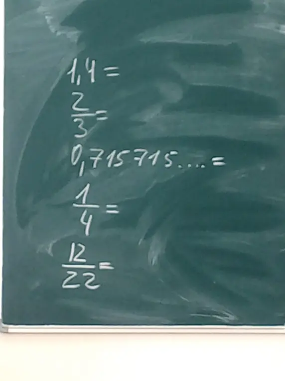 Помоги решить примеры: 1,4 = ?; 2/3 = ?; 0,715715... = ?; 1/4 = ?; 12/22 = ?