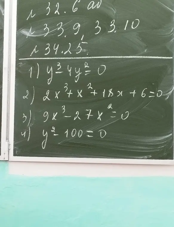 Можешь помочь решить уравнения: y³-4y²=0, 2x³+x²+18x+6=0, 9x³-27x=0, y²-100=0?