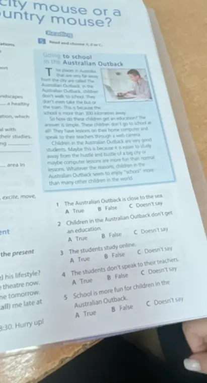 Выполни задания по тексту 'Going to school in the Australian Outback': выбери A, B или C в пункте 1 'The Australian Outback is close to the sea'