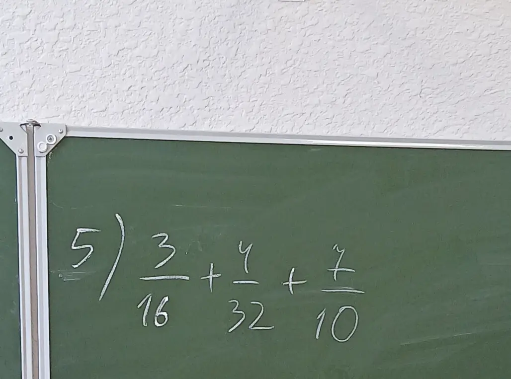 Вычисли значение выражения 3/16 + 4/32 + 7/10
