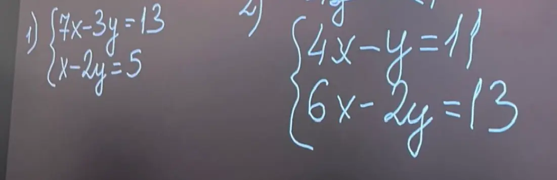Реши систему уравнений: 1) {7x - 3y = 13, {x - 2y = 5