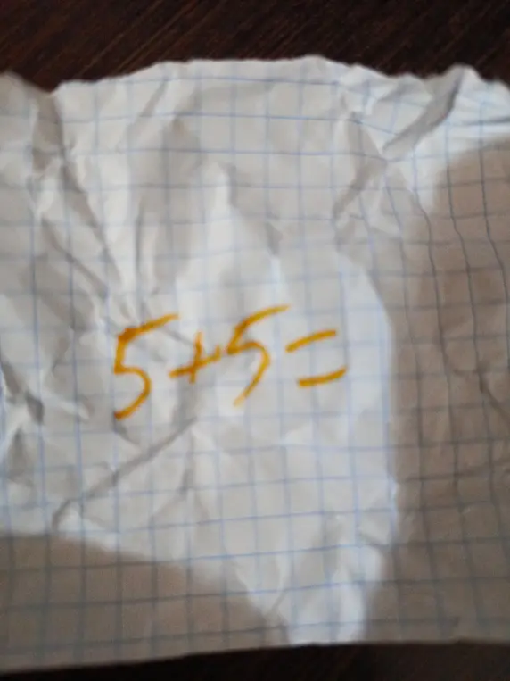 Реши пример 5 + 5 =