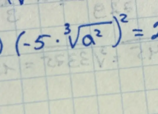Объясни, как упростить выражение (-5 \cdot \sqrt[3]{a^2})^2