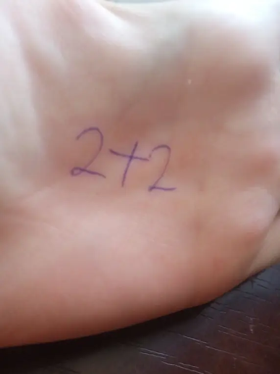 Ты просишь меня решить пример 2+2