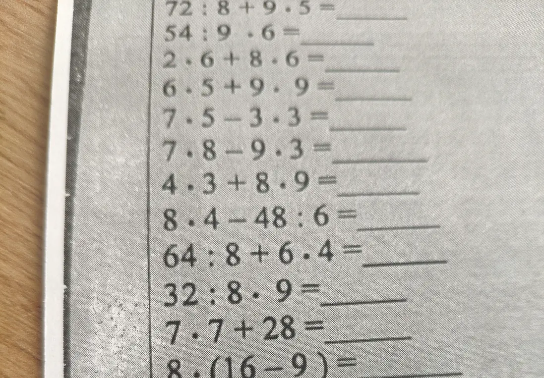Помоги решить примеры: 72:8+9.5=
