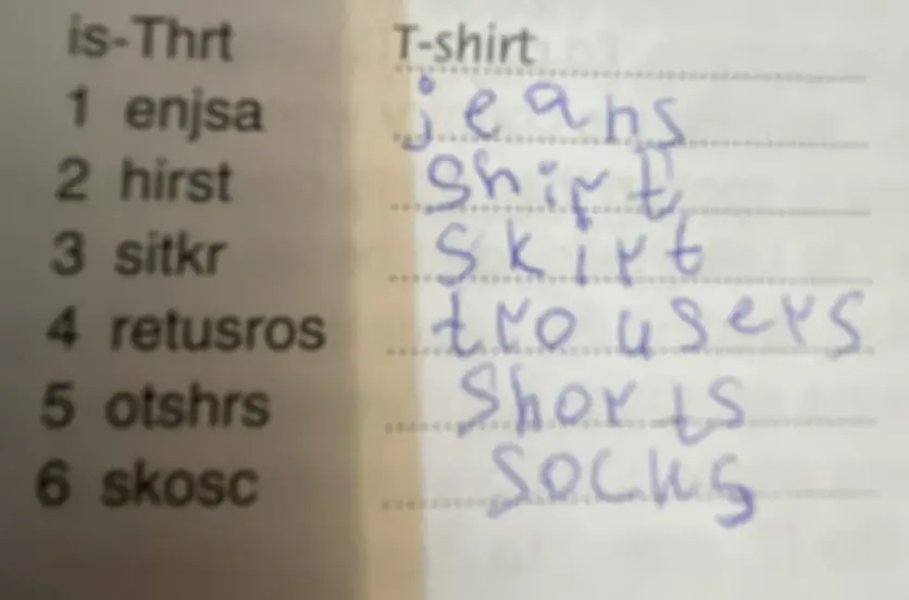 Как произносятся на русском языке английские слова: jeans, shirt, skirt, trousers, shorts, socks?