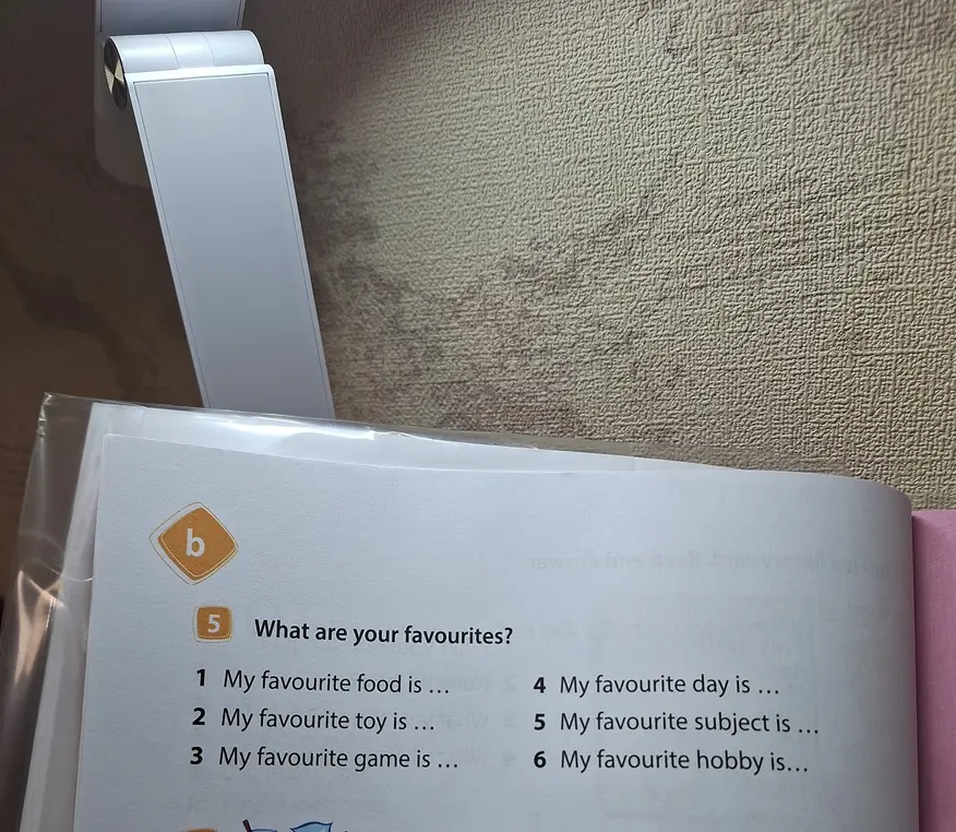 Составь предложения, начиная с 'My favourite food is...'