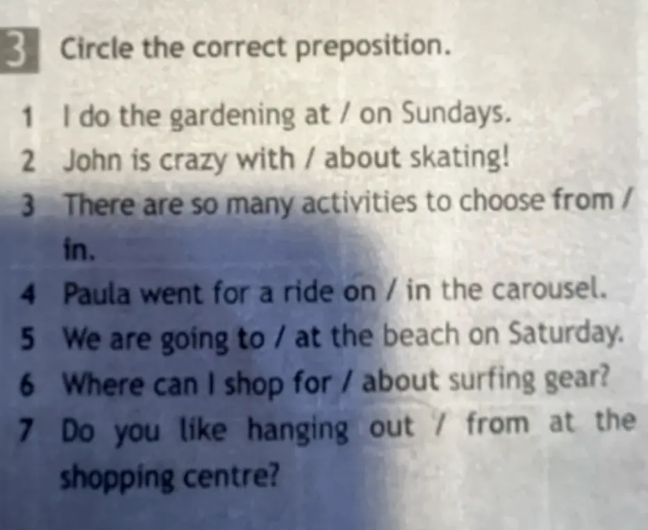 Выбери правильный предлог в предложении 'I do the gardening at / on Sundays.'