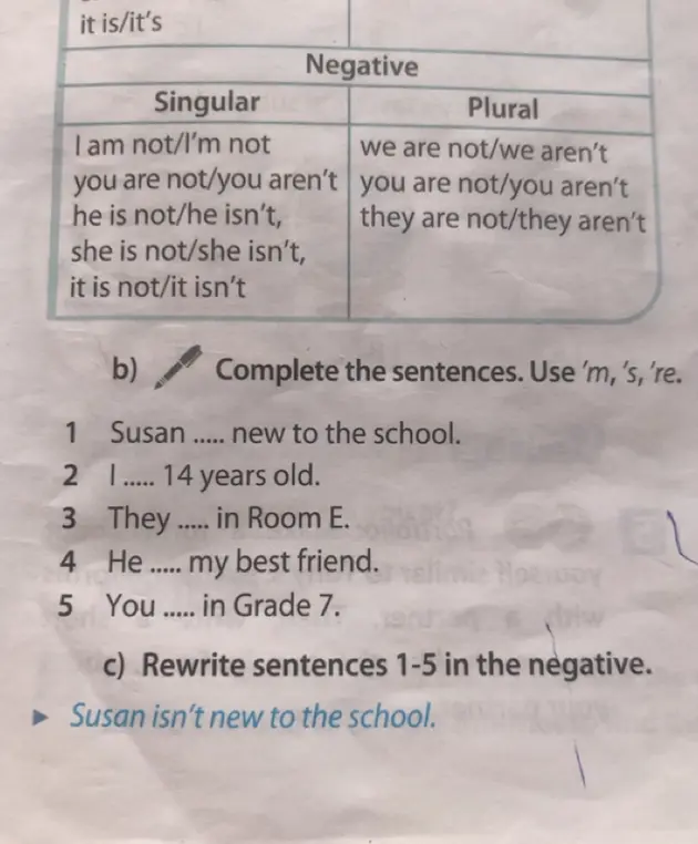 Помоги мне заполнить предложения, используя 'm, 's, 're. Susan ... new to the school.