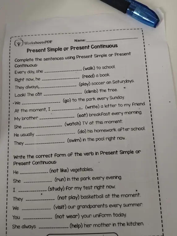 Заполни предложения, используя Present Simple или Present Continuous. Каждый день она (ходить) в школу.