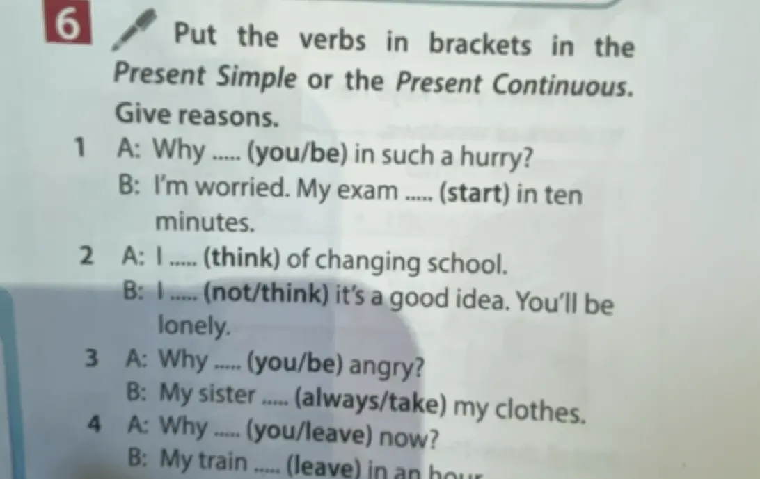 Помоги заполнить пропуски, используя Present Simple или Present Continuous