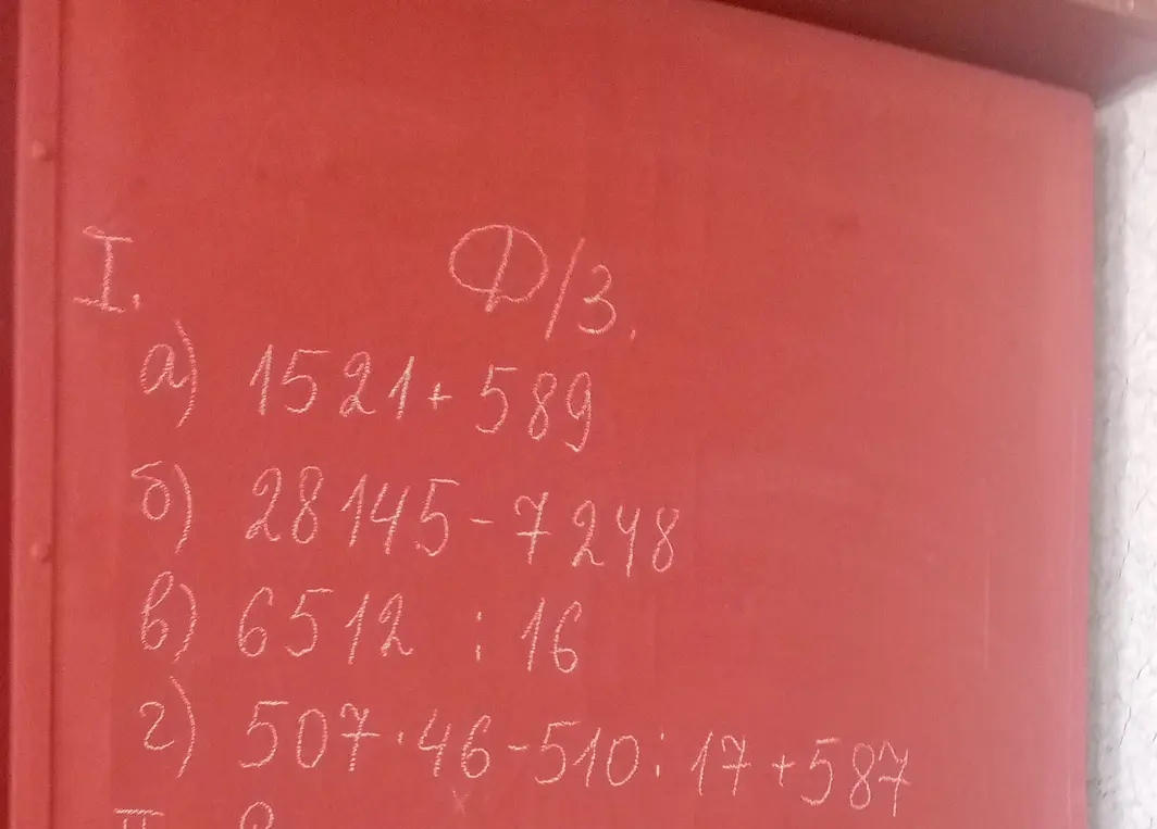 Реши примеры: a) 1521+589