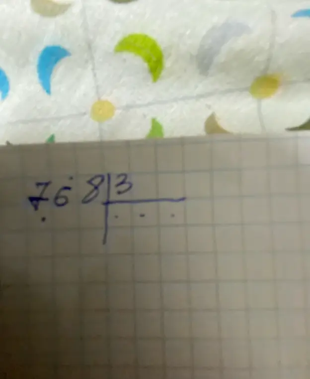 Помоги решить пример 76 ÷ 3 столбиком
