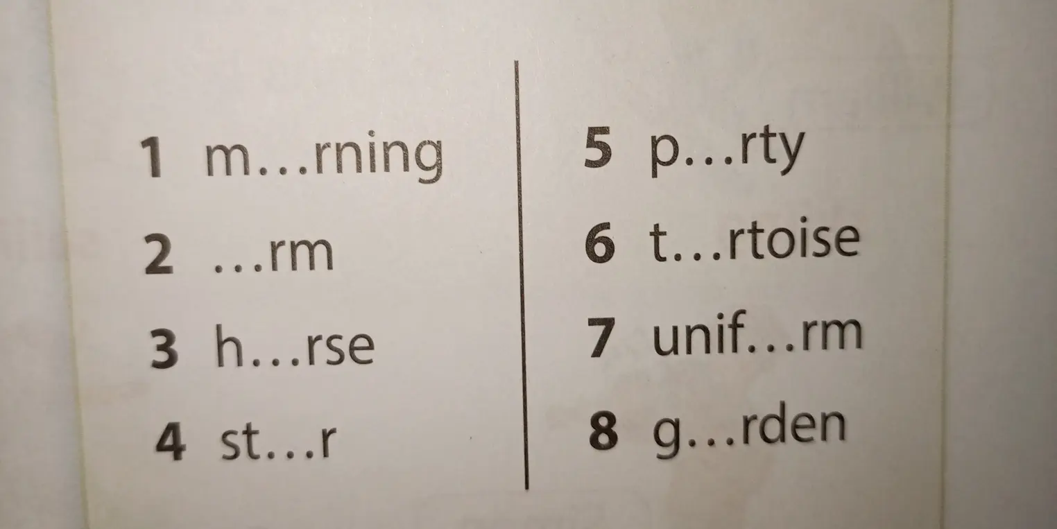 Заполни пропуски в словах: 1. m...rning