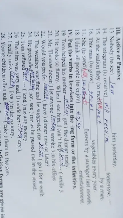 Помоги вставить глаголы в правильной форме в предложениях про телеграмму и Тома