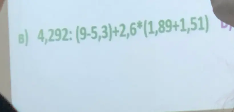 Ты просишь меня решить пример "4,292 : (9-5,3)+2,6*(1,89+1,51)" столбиком