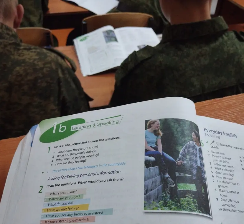 Ответь на вопросы к картинке: 'What does the picture show?'