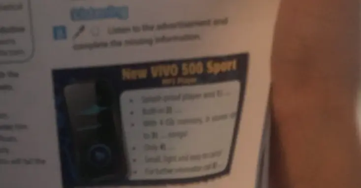 Дополни пропущенную информацию об MP3-плеере New VIVO 500 Sport.