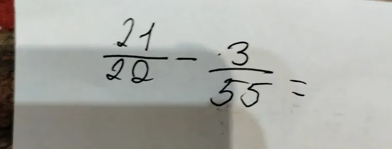 Вычислить: $\frac{21}{22} - \frac{3}{55}$