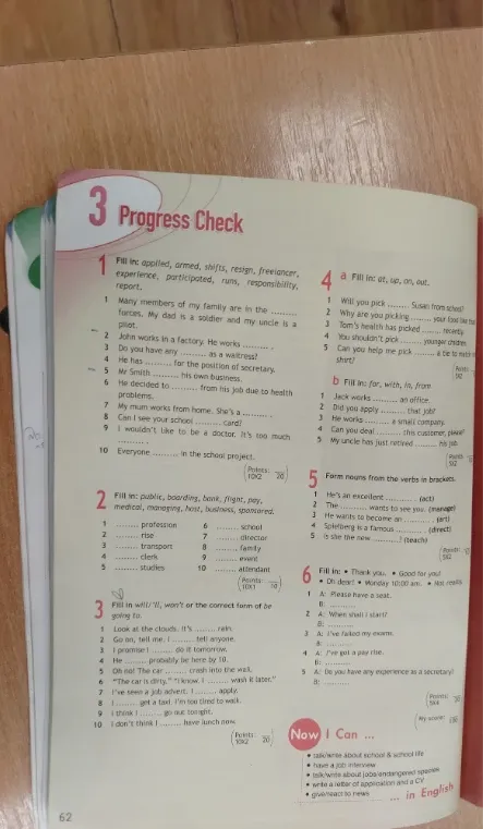 Заполни пропуски словами: applied, armed, shifts, resign, freelancer, experience, participated, runs, responsibility, report