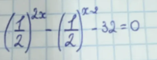Решите уравнение $(\frac{1}{2})^{2x} - (\frac{1}{2})^{x-2} - 32 = 0$