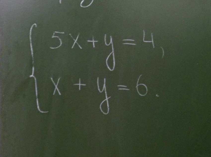 Решите систему уравнений: 5x + y = 4; x + y = 6.