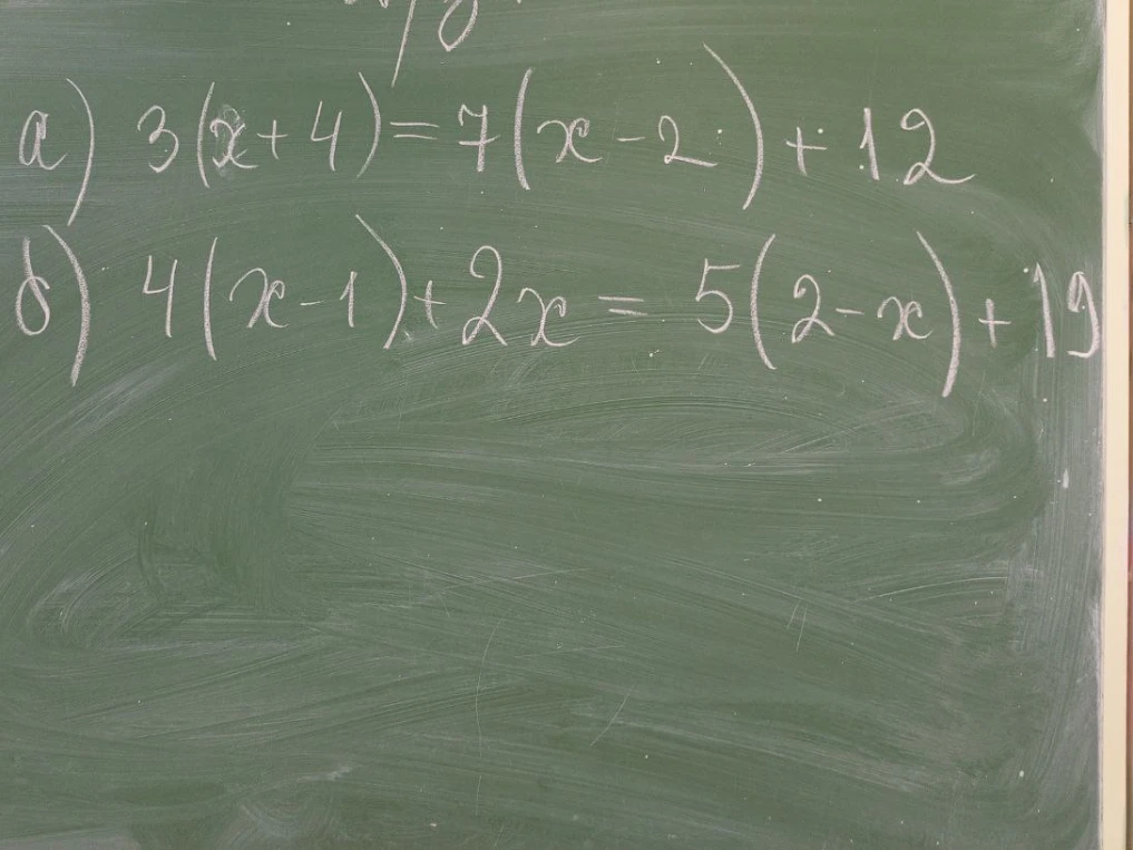 Решите уравнения: а) 3(x+4)=7(x-2)+12; б) 4(x-1)+2x=5(2-x)+19