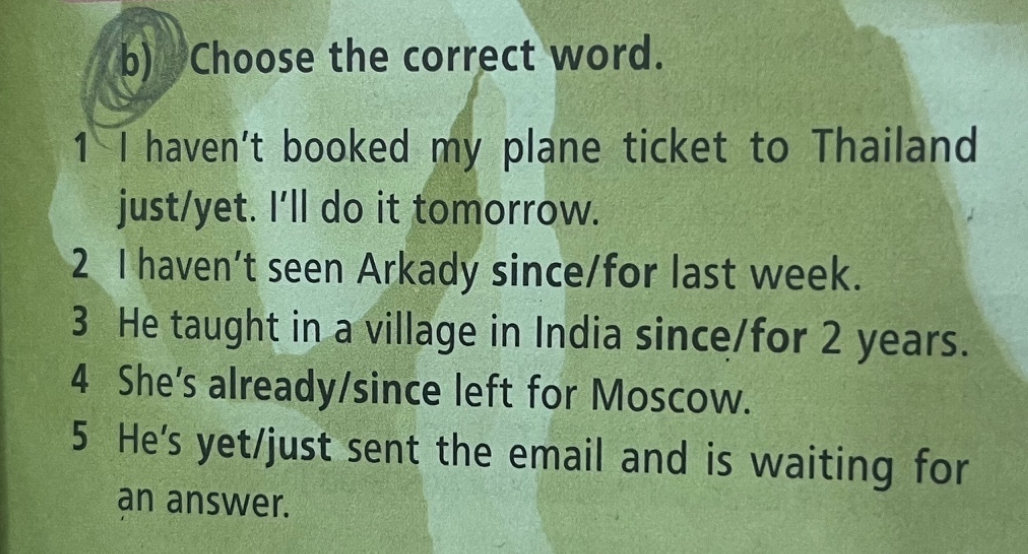 b) Choose the correct word.