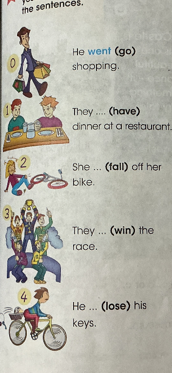 They .... (have) dinner at a restaurant.