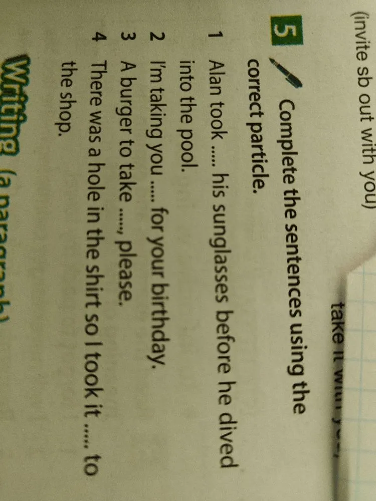 Complete the sentences using the correct particle.
