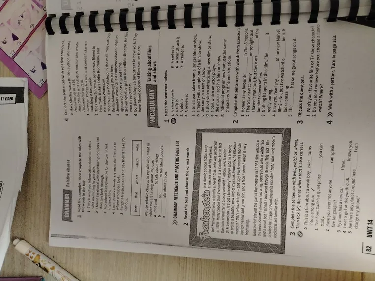 Read the examples. Then complete the rules with the words in the box.