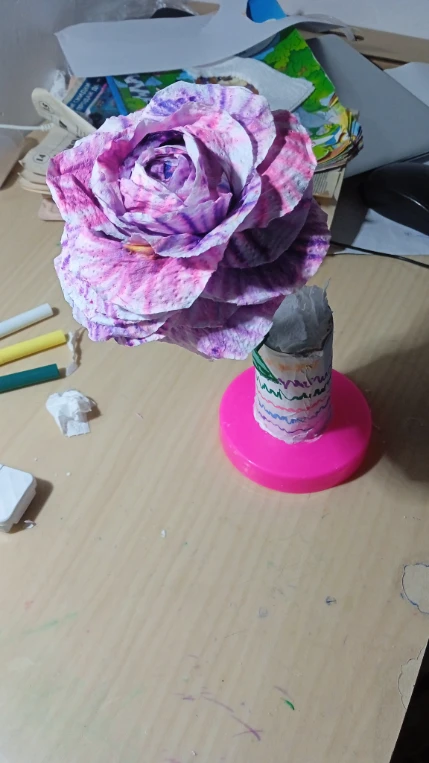 Оценка творческой поделки (бумажный цветок).