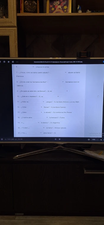 6. ... chica es mi prima. 7. - ¿Chicos, cómo se llama vuestro abuelo? - ... abuelo se llama Francisco.