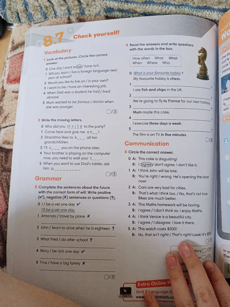 Look at the pictures. Circle the correct answer.