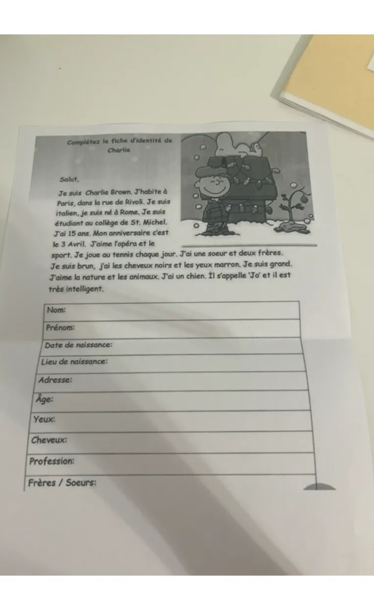 Complétez la fiche d'identité de Charlie