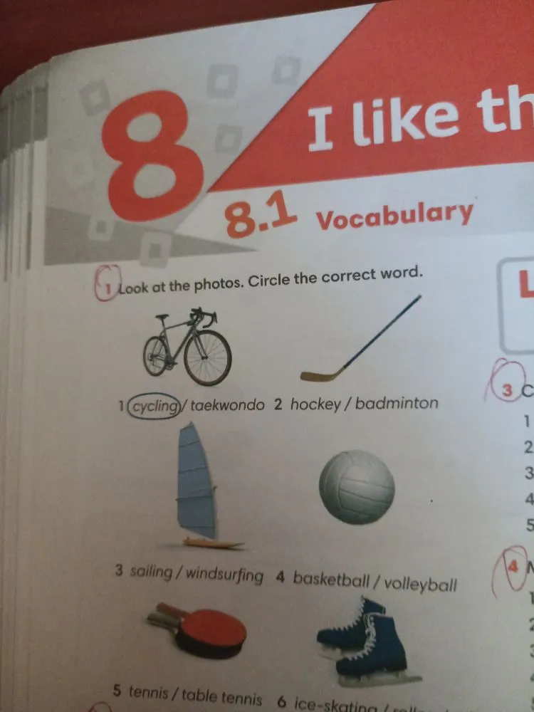 Look at the photos. Circle the correct word.