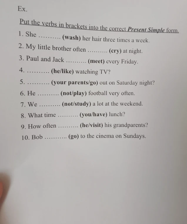 Put the verbs in brackets into the correct Present Simple form.