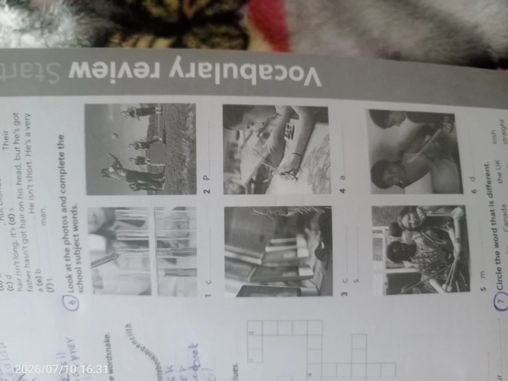 Look at the photos and complete the school subject words.
