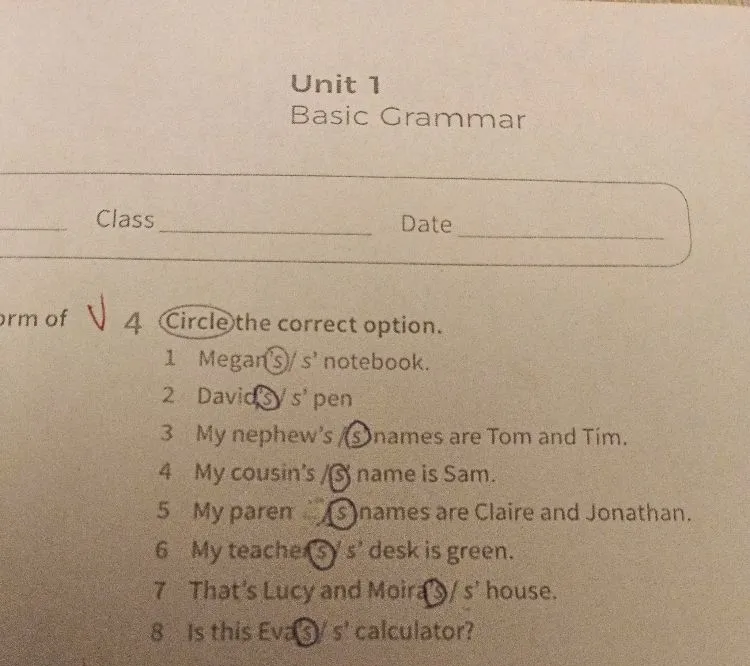 Circle the correct option.