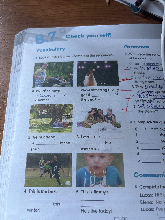 1 Look at the pictures. Complete the sentences.