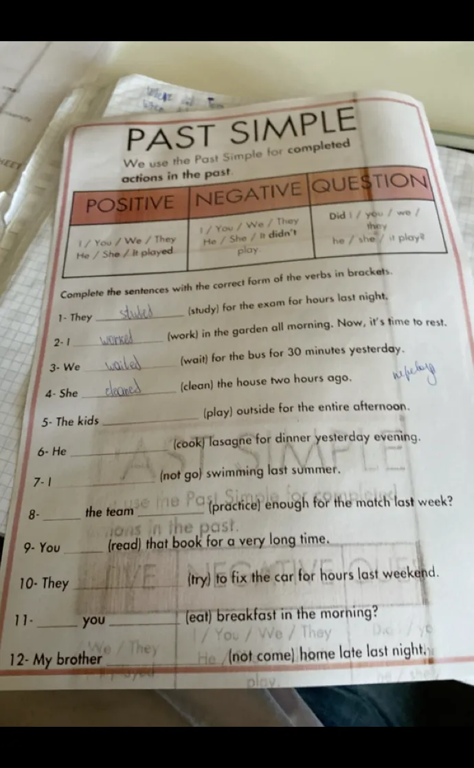 Complete the sentences with the correct form of the verbs in brackets.